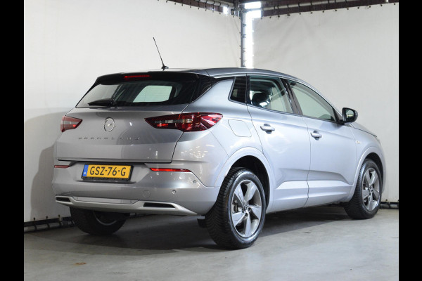 Opel Grandland 1.2 Turbo CARPLAY | PARKEERSENSOREN | WINTERPAKKET | E.C.C. | 16.837km