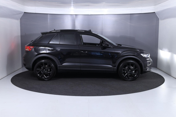 Volkswagen T-Roc 1.5 TSI Sport 150pk DSG | PANO-dak| Navi| Alarm| digital display|