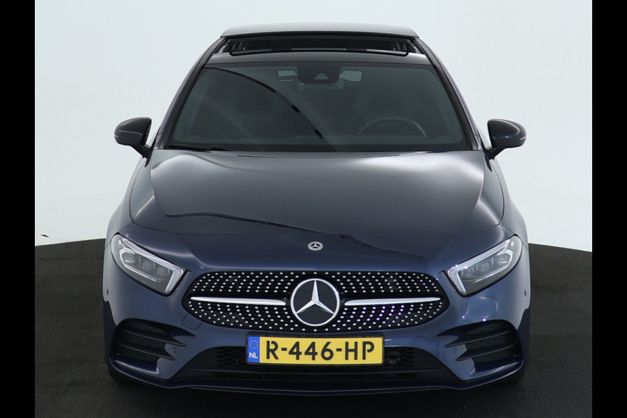 Mercedes-Benz A-Klasse 180 Business Solution AMG | Panoramadak | Multibeam LED | 5 spaaks Lichtmetalen velgen | MBUX wide screen | Navigatie | Parking support | Inclusief 24 maanden MB Certified garantie voor Europa.