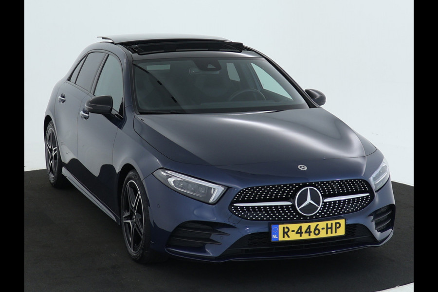 Mercedes-Benz A-Klasse 180 Business Solution AMG | Panoramadak | Multibeam LED | 5 spaaks Lichtmetalen velgen | MBUX wide screen | Navigatie | Parking support | Inclusief 24 maanden MB Certified garantie voor Europa.