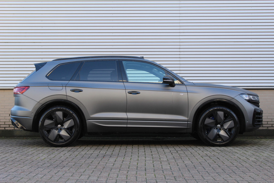 Volkswagen Touareg 3.0 TSi eHybrid 4MOTION R | Luchtvering | Panoramadak | Facelift | Trekhaak | Matrix | Dynaudio