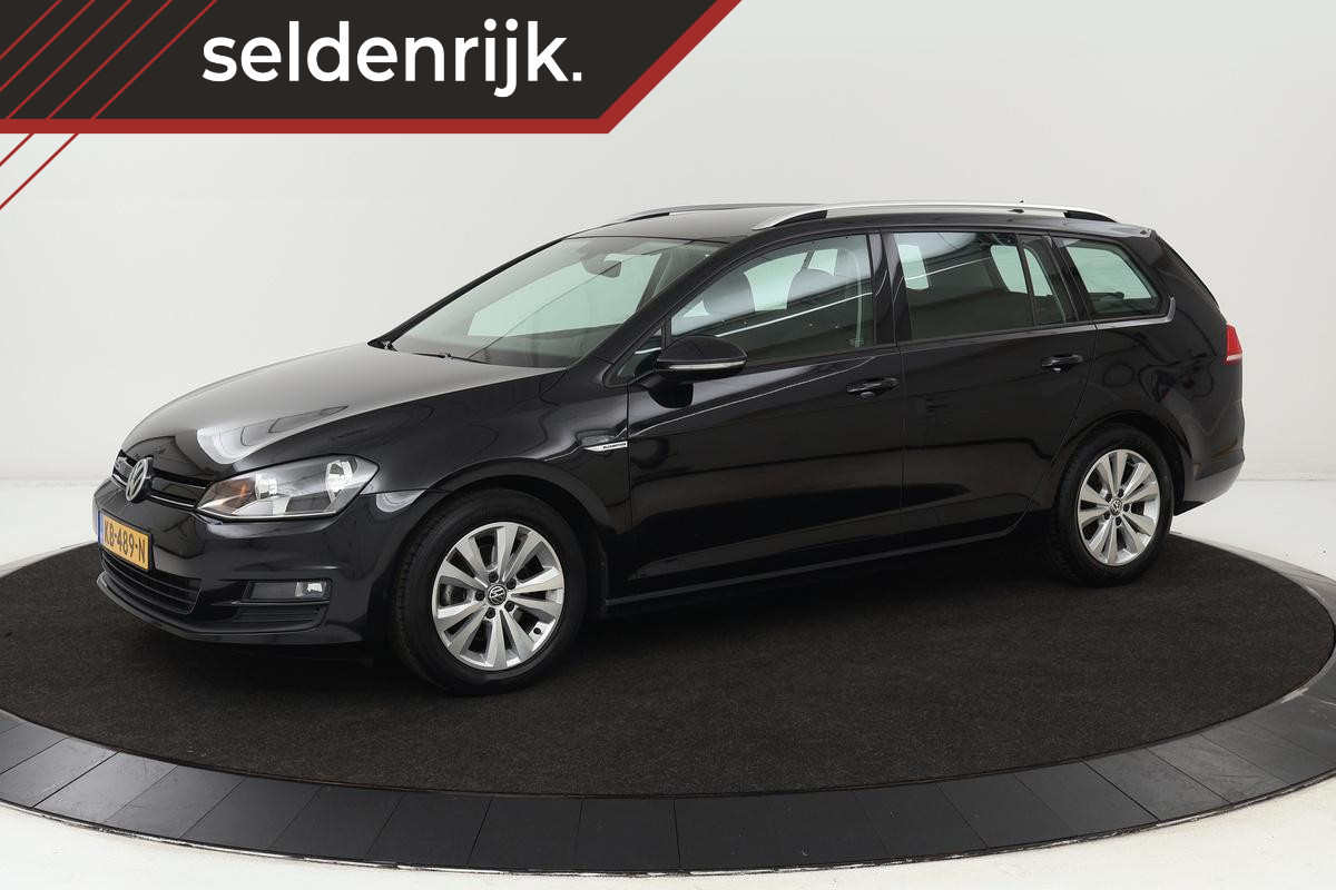 Volkswagen Golf 1.0 TSI Connected Series | Carplay | Camera | Navigatie | Climate control | Sportstoelen | PDC | Bluetooth | DAB | Cruise control