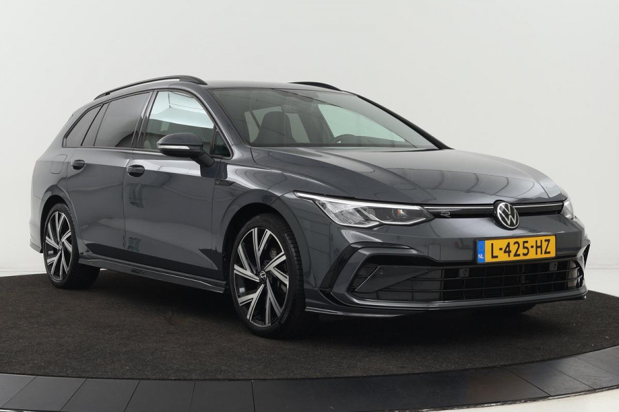 Volkswagen Golf 1.5 eTSI R-Line | Adaptive cruise | Sfeerverlichting | Sportstoelen | Carplay | Full LED | DAB | Navigatie | Alcantara