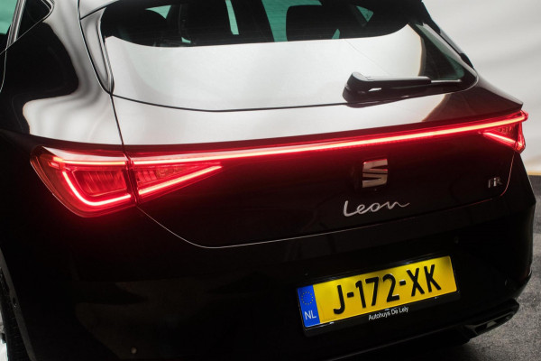 Seat Leon 1.0 TSI FR Launch Edition [ Panoramadak Sfeerverlichting Full LED Digitaal Dashboard ]