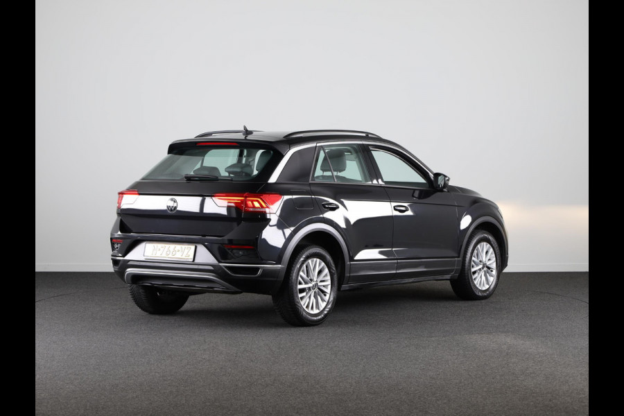 Volkswagen T-Roc 1.5 TSI Style 150PK |Lederen bekleding |  Winterpakket | Multimedia pakket | Stoelen pakket | Spiegel pakket |