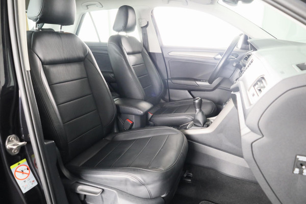 Volkswagen T-Roc 1.5 TSI Style 150PK |Lederen bekleding |  Winterpakket | Multimedia pakket | Stoelen pakket | Spiegel pakket |