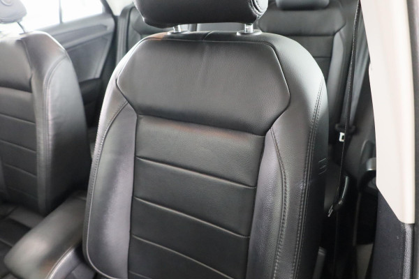 Volkswagen T-Roc 1.5 TSI Style 150PK |Lederen bekleding |  Winterpakket | Multimedia pakket | Stoelen pakket | Spiegel pakket |