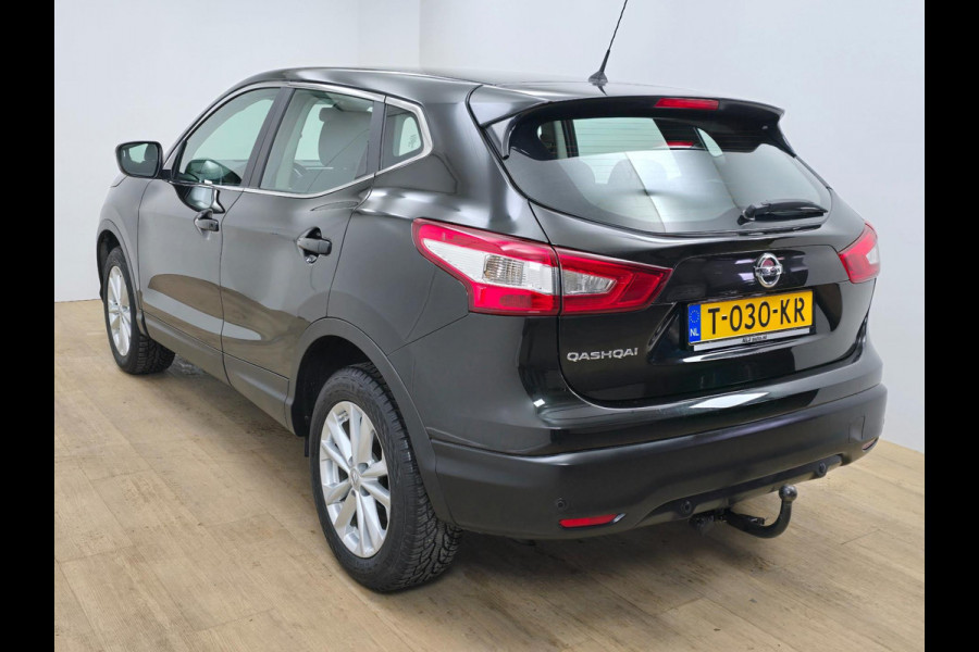 Nissan QASHQAI Occasion automaat | Met trekhaak en parkeercamera | Tweedehands Nissan Qashqai automaat in zwart | Bomvolle auto