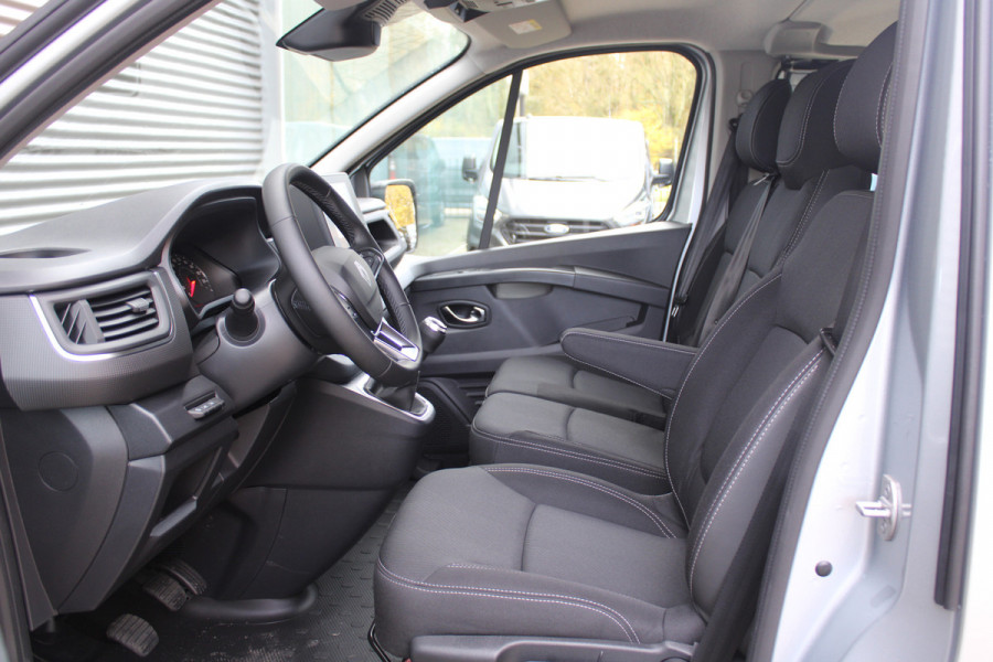 Renault Trafic 2.0 Blue dCi 150pk T29 L2H1 Advance DC - 6 zits - Navigatie - Camera - Airco - Cruise - DAB - Carplay - Rijklaar