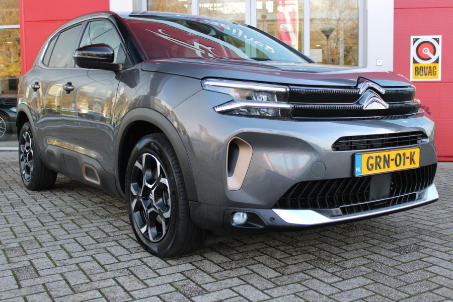 Citroën C5 Aircross 1.6 225PK PLUG-IN HYBRID C-SERIES AUTOMAAT | NAVIGATIE | ACHTERUITRIJ CAMERA | DODEHOEKDETECTIE | APPLE CARPLAY/ANDROID AUTO |  CLIMATE CONTROL | DAB RADIO | CRUISE CONTROL | VERSTELBARE ACHTERSTOELEN | LANE-ASSIST | NIEUWE AUTO! |