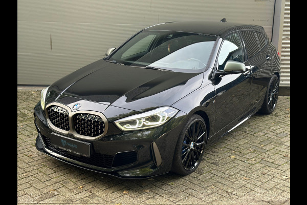 BMW 1-serie M135i xDriveCentennial High Executive l Kuipstoelen l Navi l ACC l Performance uitlaat l