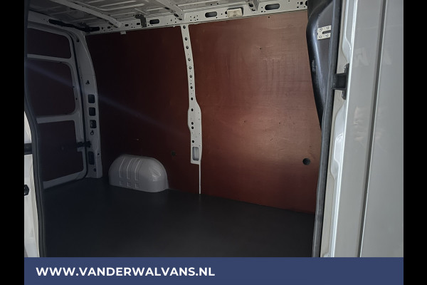 Opel Movano 2.3 CDTI 145PK L2H2 Euro6 Airco | Imperiaal | Trap | Trekhaak 2500kg Camera, Parkeersensoren, Cruisecontrol, Navigatie, Bijrijdersbank, Bluetooth-telefonie