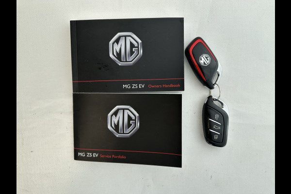 MG ZS EV Luxury 45 kWh (INCL-BTW) *PANO | FULL-LEATHER | CCS-FASTLOADER | KEYLESS | NAVI-FULLMAP | ADAPTIVE-CRUISE | CAMERA | APP-CONNECT | DAB | LANE-ASSIST | SPORT-SEATS | 17"ALU*