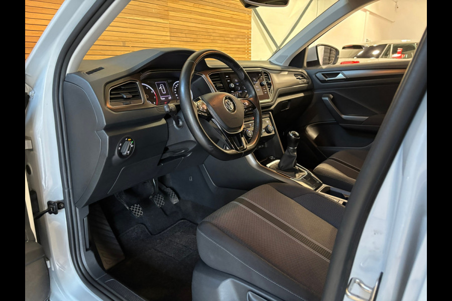 Volkswagen T-Roc 1.0 TSI Style | NL-auto | Full LED | Apple Carplay | PDC | Climatronic | ACC | Lane assist | Ambient |