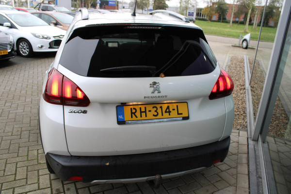 Peugeot 2008 1.2 PureTech 110 PK Allure | Trekhaak | Panoramadak | Climate Control | Camera | Cruise Control | Winterbandenset | Distributieriem net vervangen | Dealeronderhouden