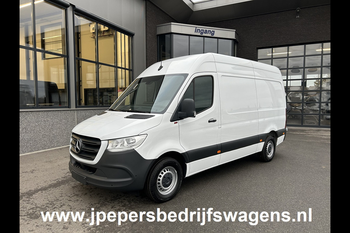 Mercedes-Benz Sprinter 317 CDI L2 H2 MBUX / Navigatie / Camera / Parkeersensoren / Cruise control / Airco / 270 Graden achterdeuren