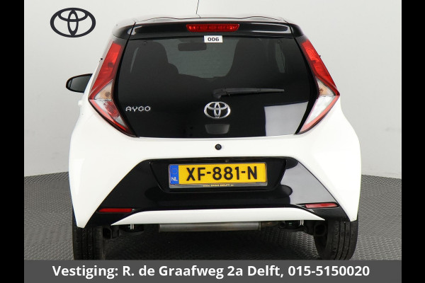 Toyota Aygo 1.0 VVT-i X-Joy Bi-Tone Automaat | Apple Carplay & AndroidAUTO | Climate Control | Camera | Privacy Glass |