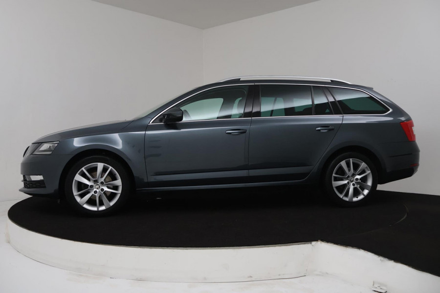 Škoda Octavia Combi 1.0 TSI Greentech Ambition Business (TREKHAAK, NAVIGATIE, CARPLAY, PDC, CRUISE, STOELV, NL-AUTO, GOED ONDERH)