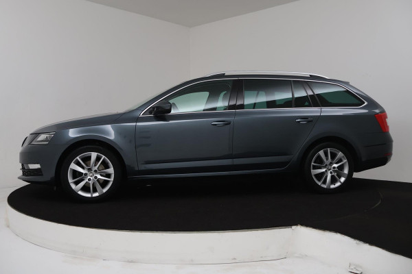 Škoda Octavia Combi 1.0 TSI Greentech Ambition Business (TREKHAAK, NAVIGATIE, CARPLAY, PDC, CRUISE, STOELV, NL-AUTO, GOED ONDERH)