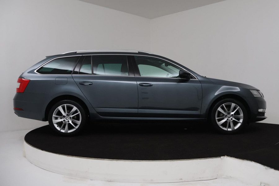 Škoda Octavia Combi 1.0 TSI Greentech Ambition Business (TREKHAAK, NAVIGATIE, CARPLAY, PDC, CRUISE, STOELV, NL-AUTO, GOED ONDERH)