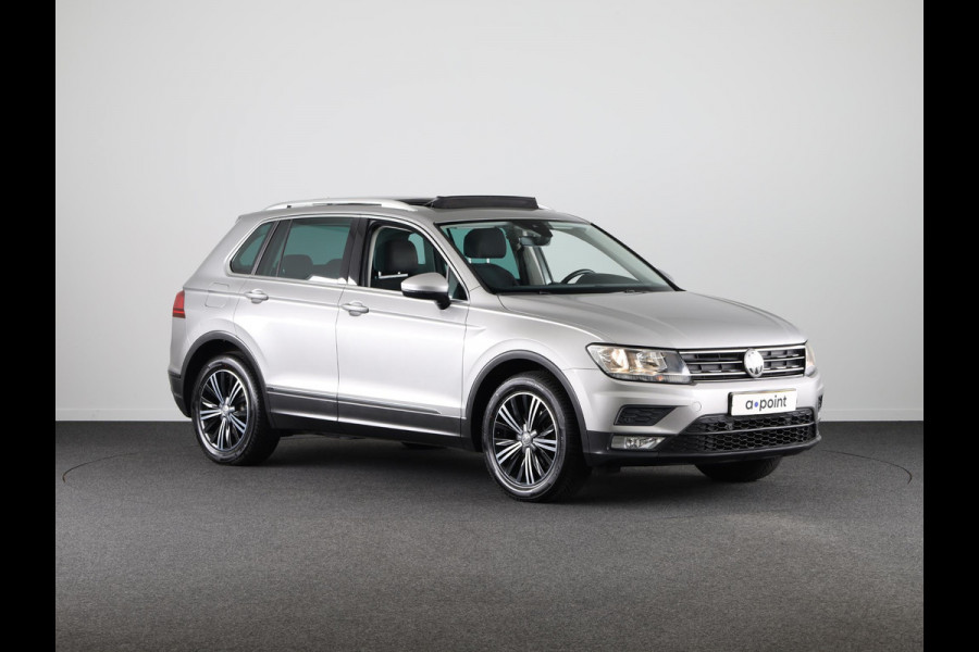 Volkswagen Tiguan 1.4 TSI Connected Series | Trekhaak | Panoramadak | Stoelverwarming | Apple Carplay |