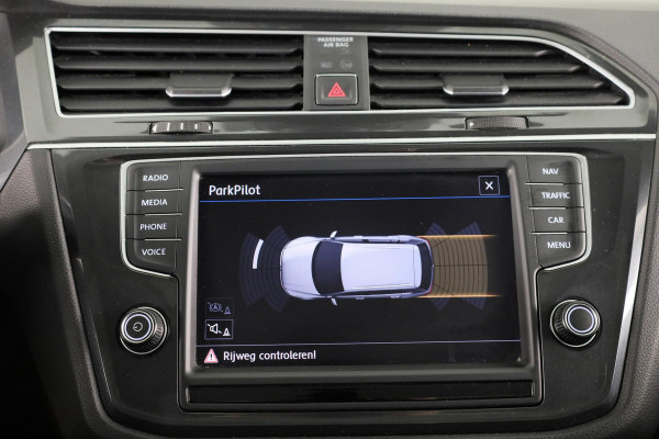 Volkswagen Tiguan 1.4 TSI Connected Series | Trekhaak | Panoramadak | Stoelverwarming | Apple Carplay |