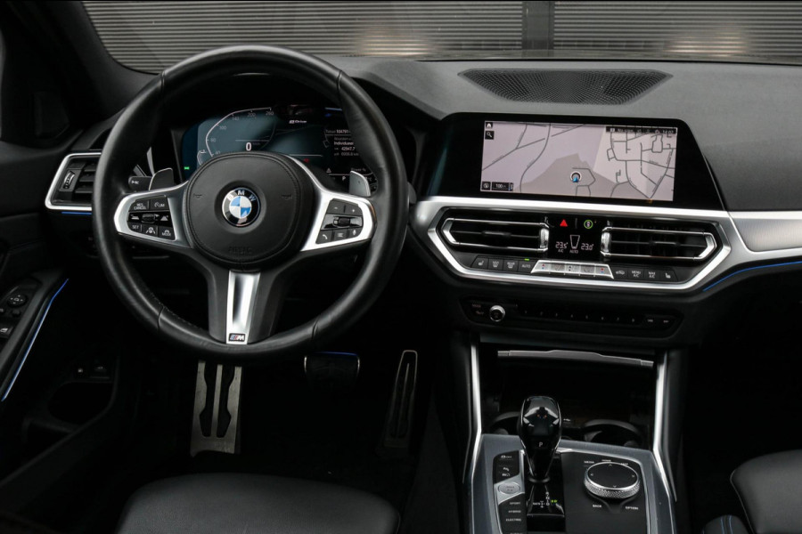 BMW 3 Serie Touring 330e M-Sport - LASER - CAMERA - DEALER ONDERHOUDEN