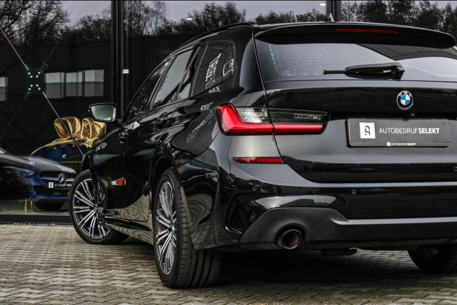 BMW 3 Serie Touring 330e M-Sport - LASER - CAMERA - DEALER ONDERHOUDEN