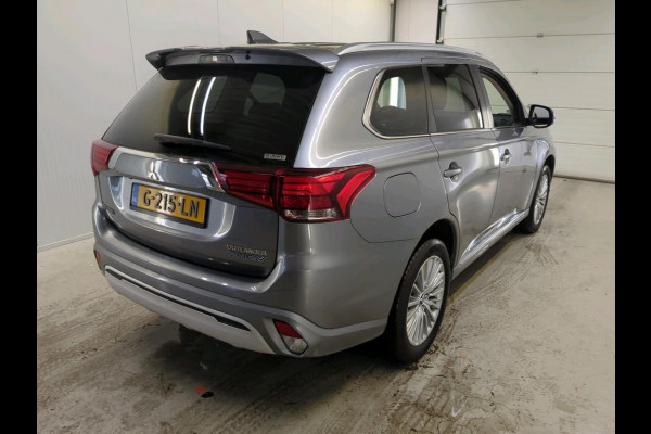 Mitsubishi Outlander 2.4 PHEV Pure+ NL AUTO | CAMERA | CARPLAY | STOELVERW |