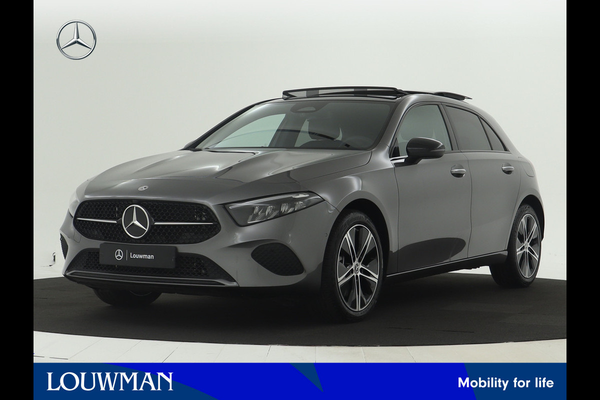 Mercedes-Benz A-Klasse 250 e Star Edition Luxury Line | Nightpakket | Dodehoekassistent | Parkeerpakket met achteruitrijcamera | KEYLESS GO | Extra USB-poorten | Sfeerverlichting | URBAN GUARD vehicle protection | 	Panoramaschuifdak |