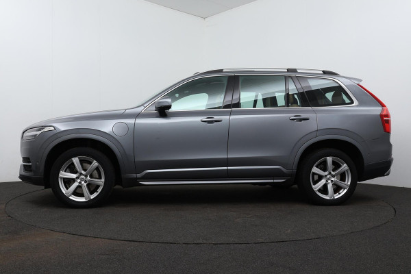 Volvo XC90 2.0 T8 Twin Engine AWD Momentum EINDEJAAR AANBIEDING!!! (NL-auto, 1e eig, Pano, 7 pers, Stoel/stuur verwarming, Navi)