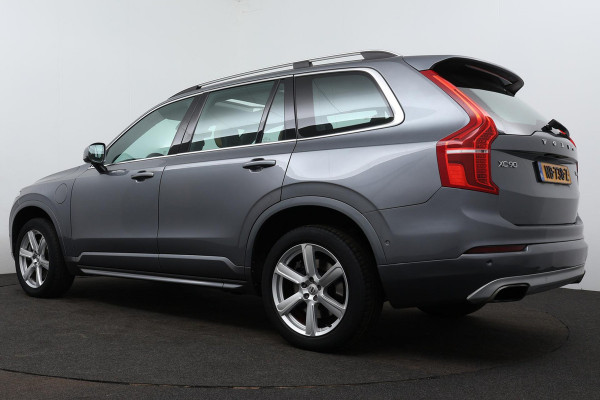 Volvo XC90 2.0 T8 Twin Engine AWD Momentum EINDEJAAR AANBIEDING!!! (NL-auto, 1e eig, Pano, 7 pers, Stoel/stuur verwarming, Navi)