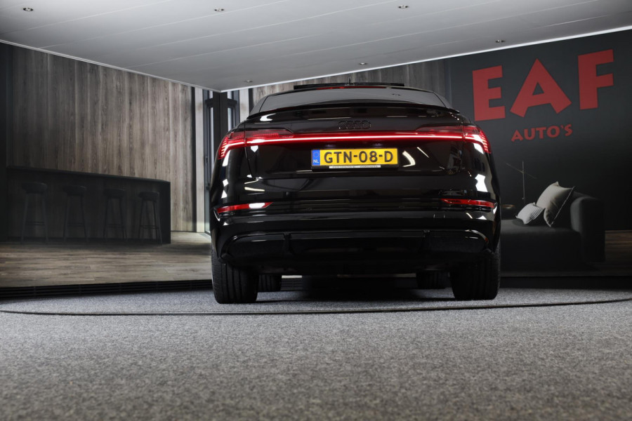 Audi e-tron Sportback 55 Quattro S Line 95 kWh / Acc / Lane Assist / Elek Stoelen / 360 Camera / Sfeerverlichting / Open Panorama