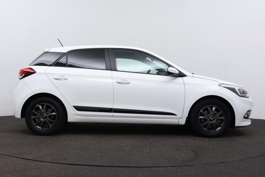 Hyundai i20 1.0 T-GDI Black Edition(NL-auto, Goed Onderh, Navi, Camera, Cruise Con, Parkeersensoren, Lane Assist, Airco, Etc)