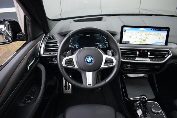 BMW X3 xDrive30e High Executive | M-Sport | Trekhaak | Pano | HUD | Leer