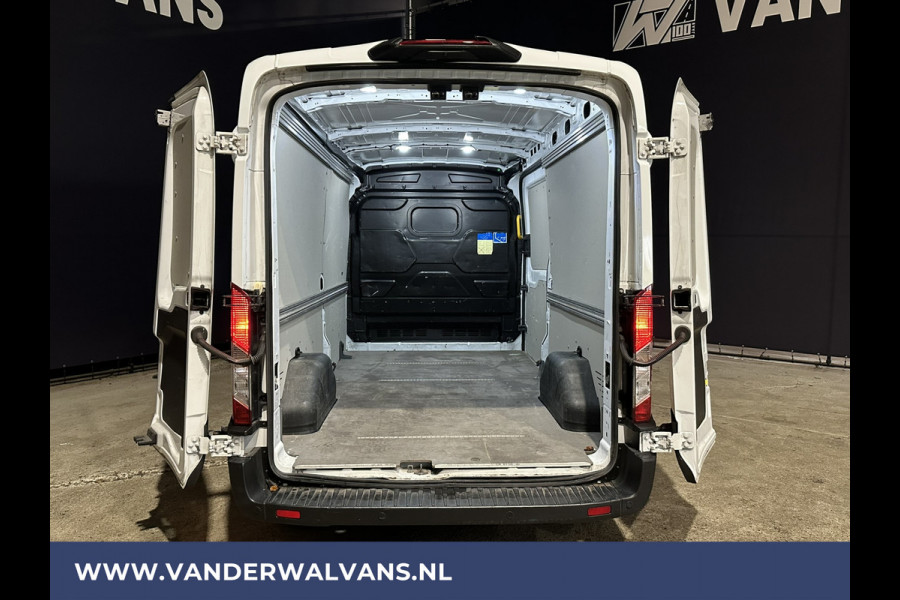 Ford Transit 2.0 TDCI 131pk L3H2 Euro6 Airco | Camera | Navigatie | Cruisecontrol Apple Carplay, Android Auto, Verwarmde voorruit, Stoelverwarming, Parkeersensoren, Bijrijdersbank