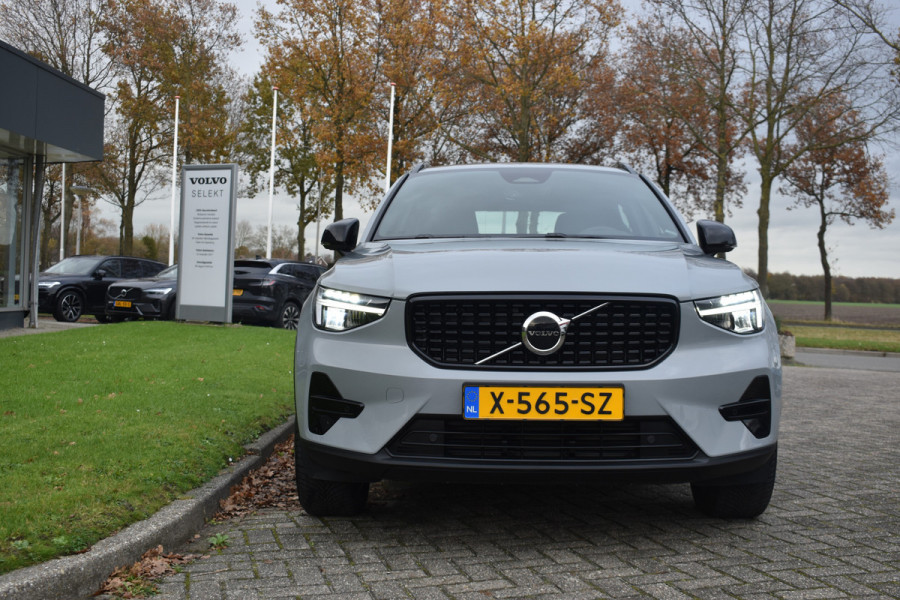 Volvo XC40 B4 211PK Automaat Plus Dark | Trekhaak | ACC | H&K | Blis | Camera | Elektr. stoel | Stuurverwarming