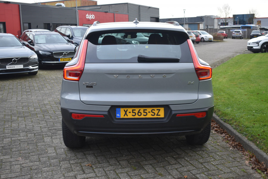 Volvo XC40 B4 211PK Automaat Plus Dark | Trekhaak | ACC | H&K | Blis | Camera | Elektr. stoel | Stuurverwarming