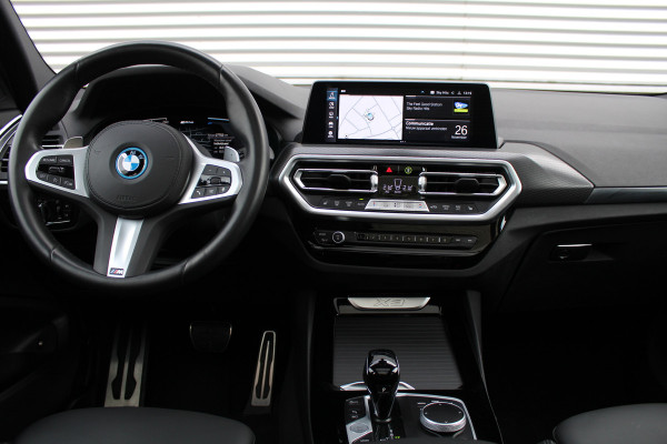 BMW X3 xDrive30e High Executive M-Sport | 20" | Panoramadak | Shadowline | Memory | Leder