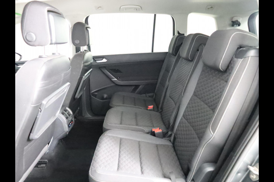 Volkswagen Touran 1.4 TSI Comfortline 7p 150 pk Automaat (DSG) | Navigatie | Parkeersensoren | Adaptieve cruise control | Autom. airco | Stoelverwarming |