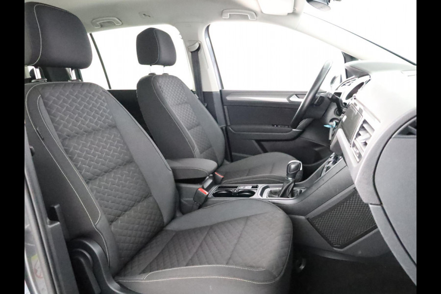 Volkswagen Touran 1.4 TSI Comfortline 7p 150 pk Automaat (DSG) | Navigatie | Parkeersensoren | Adaptieve cruise control | Autom. airco | Stoelverwarming |