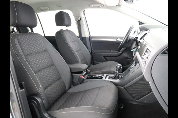 Volkswagen Touran 1.4 TSI Comfortline 7p 150 pk Automaat (DSG) | Navigatie | Parkeersensoren | Adaptieve cruise control | Autom. airco | Stoelverwarming |