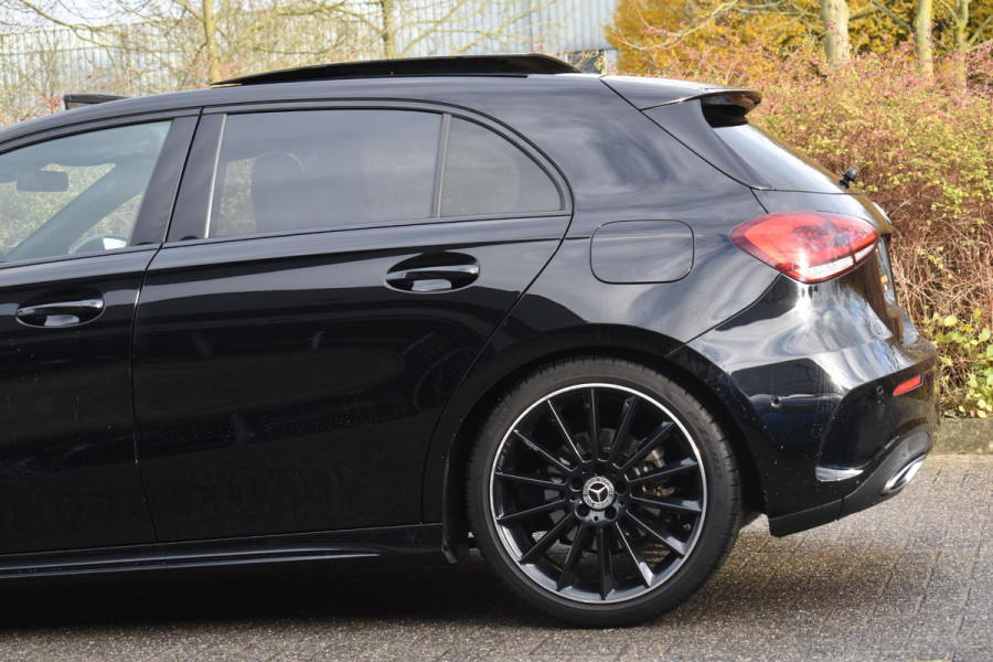 Mercedes-Benz A-Klasse 200 Launch Edition Premium Plus AMG Pano Sfeer 19" Velgen