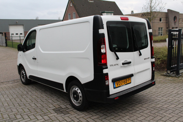 Renault Trafic 1.6 dCi 95PK Euro6 T27 L1 Comfort ✓ 3-zits ✓ airco ✓ navigatie ✓ cruise control