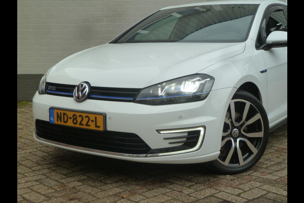 Volkswagen Golf 1.4 TSI GTE Connected Series|Navi|Dodehoekdetectie|LED|Cruise-Control|Origineel-NL