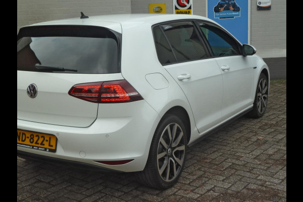 Volkswagen Golf 1.4 TSI GTE Connected Series|Navi|Dodehoekdetectie|LED|Cruise-Control|Origineel-NL