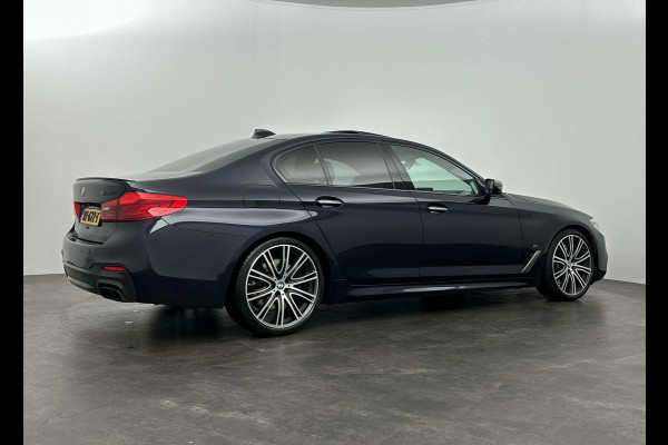 BMW 5 Serie M550i xDrive High Executive ACC B&W Dakraam