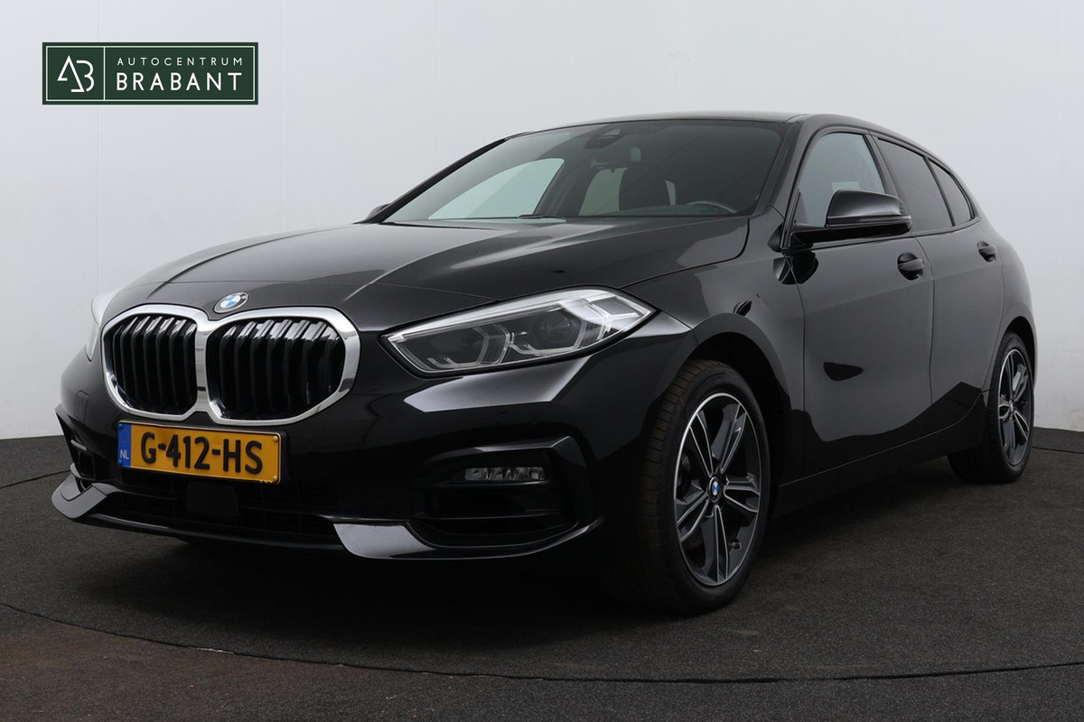 BMW 1-serie 118i Executive Edition Sport (NAVIGATIE, PARKEERSENSOREN, CLIMA, CARPLAY, 1e EIGENAAR, DEALER ONDERHOUDEN)