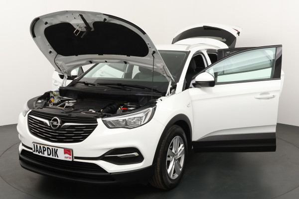 Opel Grandland X BWJ 2020 | 1.2T Business Ed automaat | CRUISE| NAVI | CAMERA A | TREKHAAK | CARPLAY | PRIVACY GLASS |