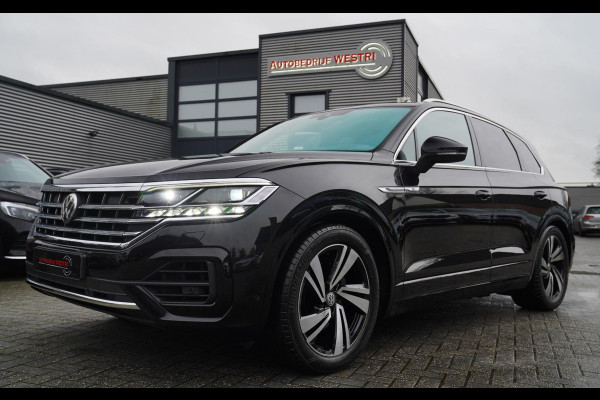 Volkswagen Touareg 3.0 TDI Atmosphere | Panorama | HuD | R-line | Elek Trekhaak | Luxe Leder | Sfeerverlichting | Adaptieve Cruise